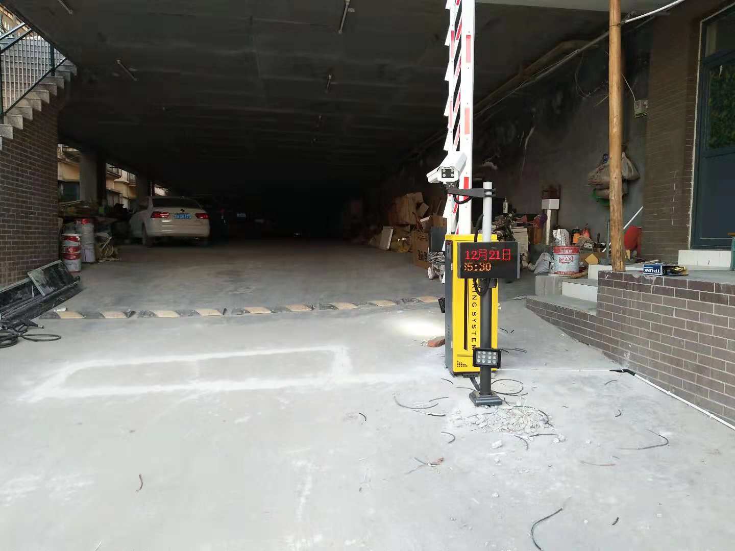 菏澤曹縣停車場道閘設(shè)備,人臉識別停車場系統(tǒng)