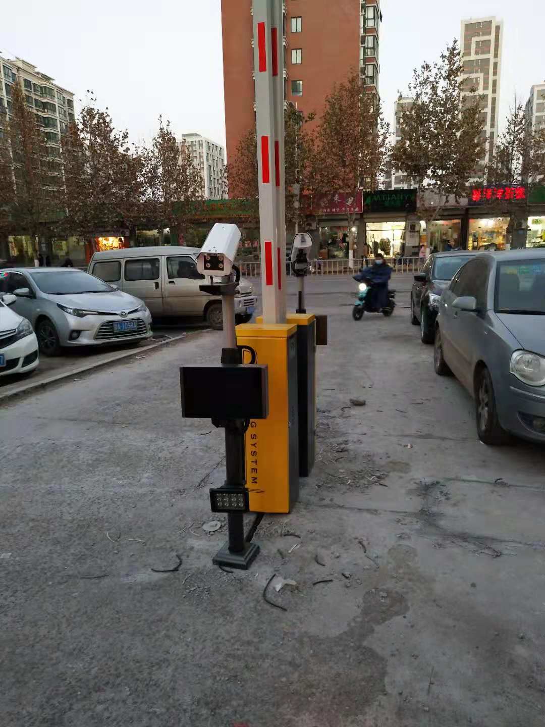 煙臺(tái)福山廣告道閘機(jī),廣告道閘安裝價(jià)格